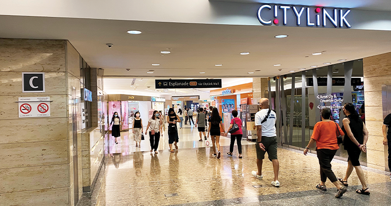 CityLink Mall connects City Hall MRT Station and Raffles City with Marina Centre, Suntec City and the Esplanade, 2022. Photo by and courtesy of Jimmy Yap.